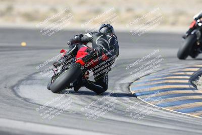 media/Dec-01-2025-Moto Forza (Mon) [[2daa91e15f]]/1-Advanced Group/Session 2 Turn 11 Backside/